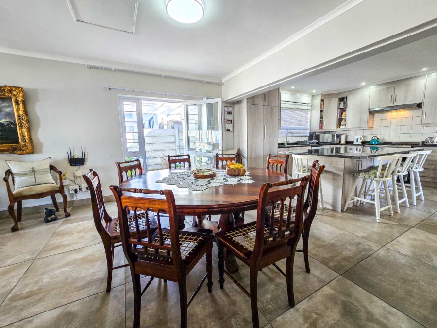 4 Bedroom Property for Sale in Jongensfontein Western Cape